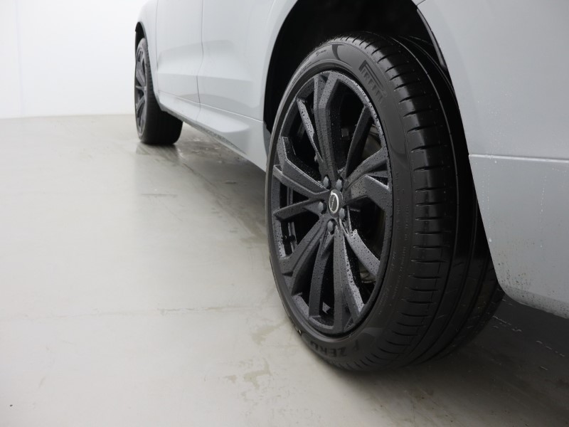 2026 (26) VOLVO XC60 2.0 B5P Plus Pro Black Edition 5dr AWD Geartronic 5174554