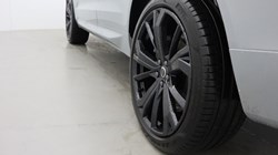 2026 (26) VOLVO XC60 2.0 B5P Plus Pro Black Edition 5dr AWD Geartronic 5174554