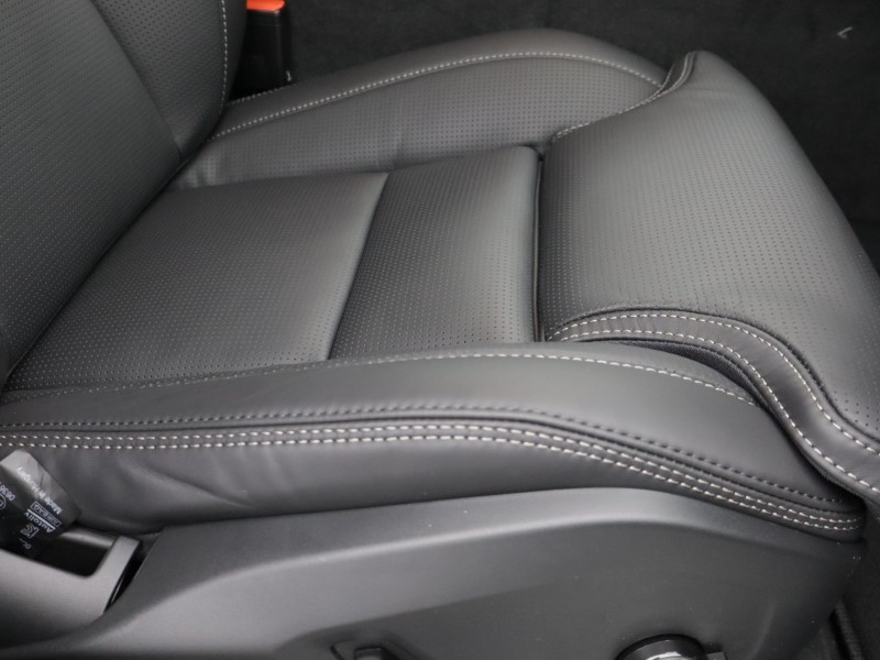 2026 (26) VOLVO XC60 2.0 B5P Plus Pro Black Edition 5dr AWD Geartronic 5174564