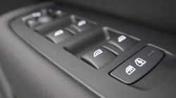 2026 (26) VOLVO XC60 2.0 B5P Plus Pro Black Edition 5dr AWD Geartronic 5174559