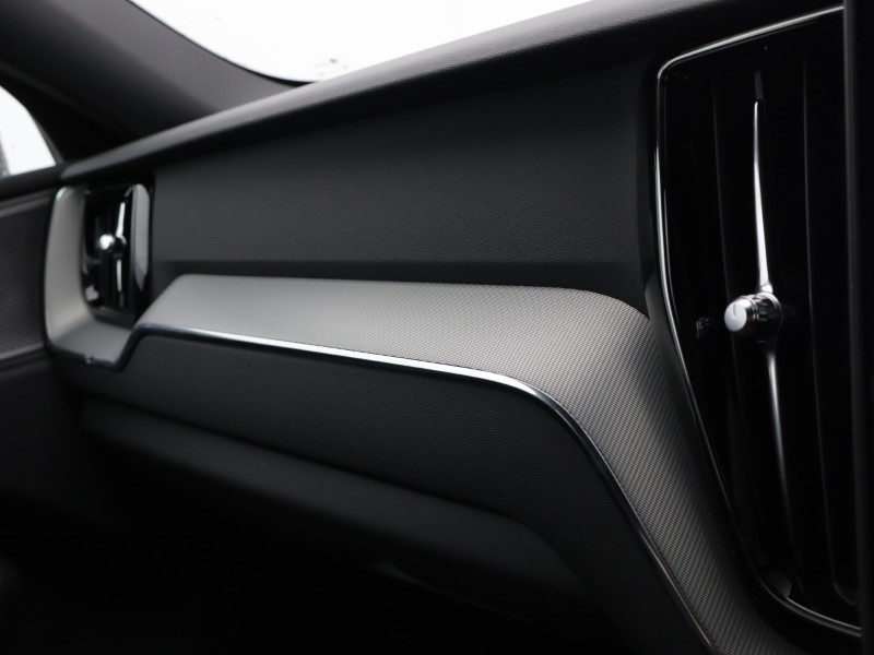 2026 (26) VOLVO XC60 2.0 B5P Plus Pro Black Edition 5dr AWD Geartronic 5174591