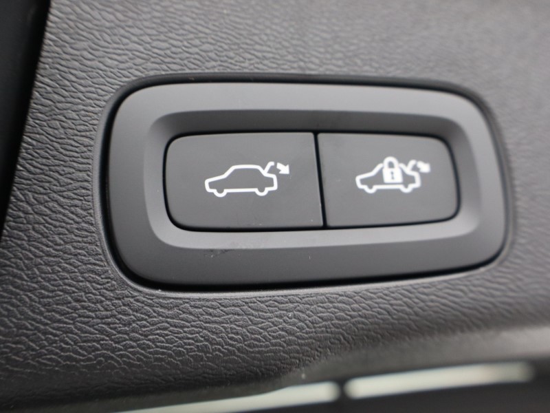 2026 (26) VOLVO XC60 2.0 B5P Plus Pro Black Edition 5dr AWD Geartronic 5174551