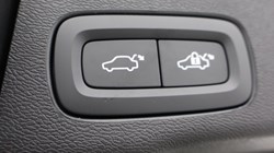 2026 (26) VOLVO XC60 2.0 B5P Plus Pro Black Edition 5dr AWD Geartronic 5174551