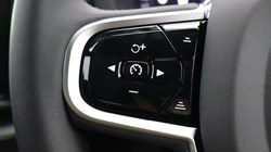 2026 (26) VOLVO XC60 2.0 B5P Plus Pro Black Edition 5dr AWD Geartronic 5174580