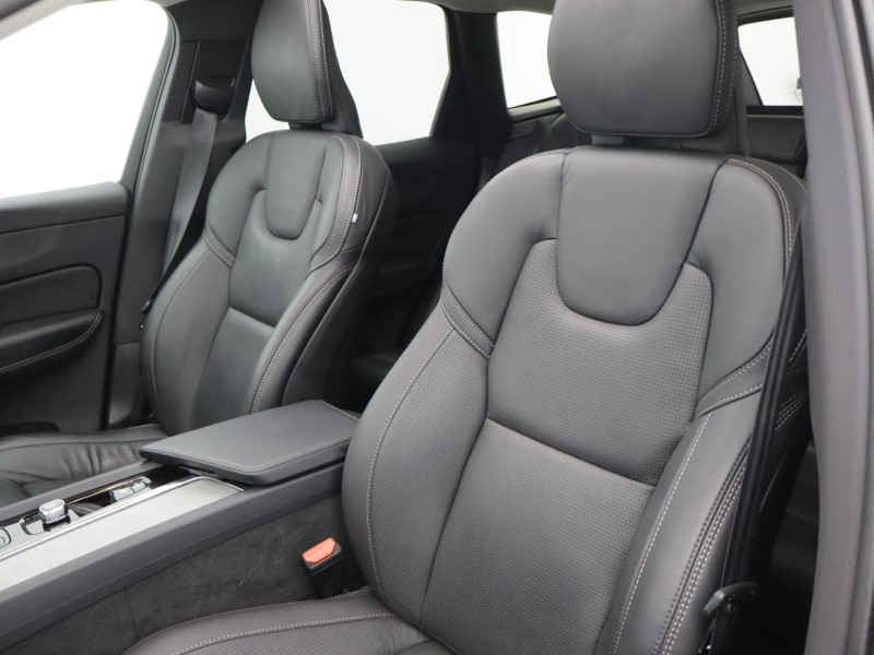 2025 (25) VOLVO XC60 2.0 T8 [455] PHEV Ultra Dark 5dr AWD Geartronic 5213933