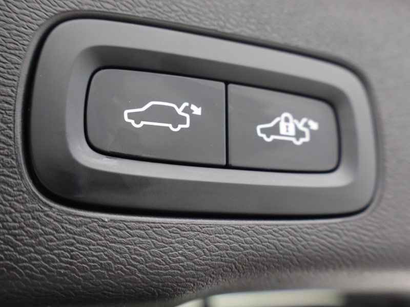 2025 (25) VOLVO XC60 2.0 T8 [455] PHEV Ultra Dark 5dr AWD Geartronic 5213915