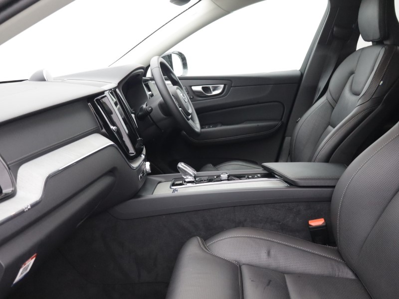 2025 (25) VOLVO XC60 2.0 T8 [455] PHEV Ultra Dark 5dr AWD Geartronic 5213919