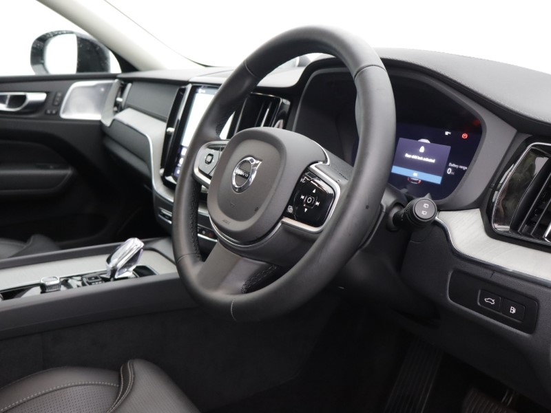 2025 (25) VOLVO XC60 2.0 T8 [455] PHEV Ultra Dark 5dr AWD Geartronic 5213928