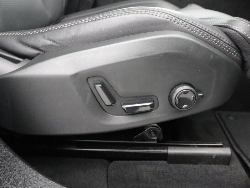 2025 (25) VOLVO XC60 2.0 T8 [455] PHEV Ultra Dark 5dr AWD Geartronic 5213929