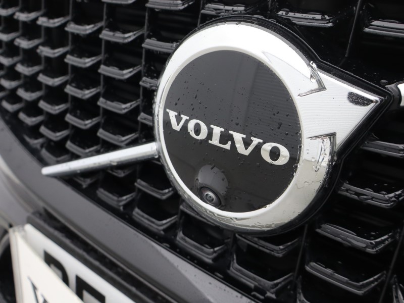 2025 (25) VOLVO XC60 2.0 T8 [455] PHEV Ultra Dark 5dr AWD Geartronic 5213908