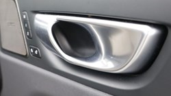 2025 (75) VOLVO XC60 2.0 B5P Plus Dark 5dr AWD Geartronic 5203185