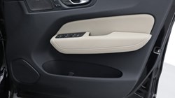 2025 (75) VOLVO XC60 2.0 B5P Plus Dark 5dr AWD Geartronic 5203182