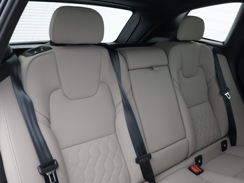 2025 (75) VOLVO XC60 2.0 B5P Plus Dark 5dr AWD Geartronic 5203196