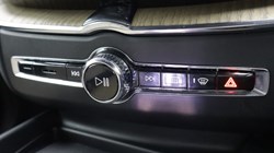 2025 (75) VOLVO XC60 2.0 B5P Plus Dark 5dr AWD Geartronic 5203214