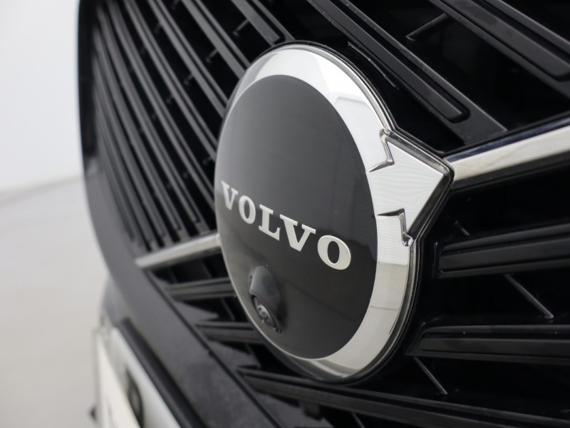 2025 (75) VOLVO XC60 2.0 B5P Plus Dark 5dr AWD Geartronic 5203169