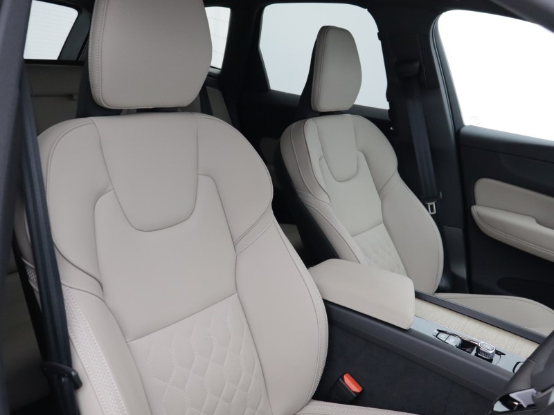 2025 (75) VOLVO XC60 2.0 B5P Plus Dark 5dr AWD Geartronic 5203189