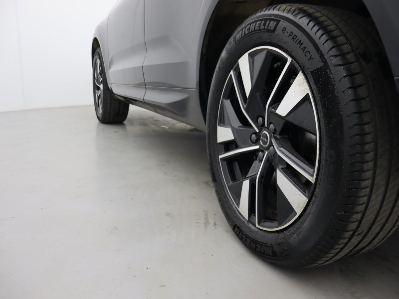 2025 (75) VOLVO XC60 2.0 B5P Plus Dark 5dr AWD Geartronic 5203179