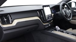 2025 (75) VOLVO XC60 2.0 B5P Plus Dark 5dr AWD Geartronic 5203192