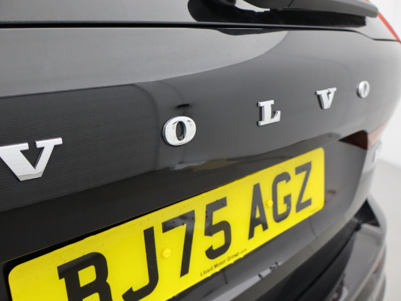 2025 (75) VOLVO XC60 2.0 B5P Plus Dark 5dr AWD Geartronic 5203173