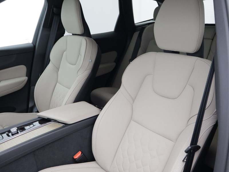 2025 (75) VOLVO XC60 2.0 B5P Plus Dark 5dr AWD Geartronic 5203191