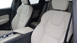 2025 (75) VOLVO XC60 2.0 B5P Plus Dark 5dr AWD Geartronic 5203191