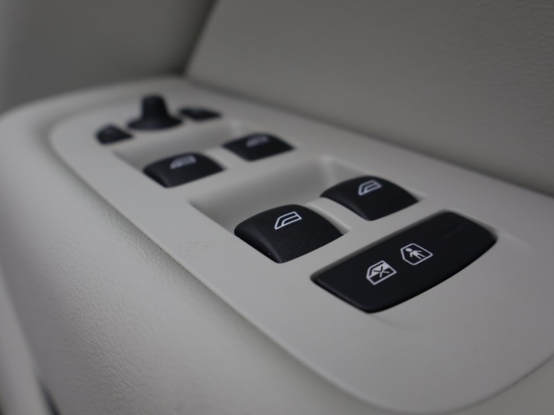 2023 (73) VOLVO XC60 2.0 T8 [455] RC PHEV Ultimate Dark 5dr AWD Gtron 5198307