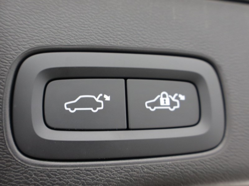 2023 (73) VOLVO XC60 2.0 T8 [455] RC PHEV Ultimate Dark 5dr AWD Gtron 5198299