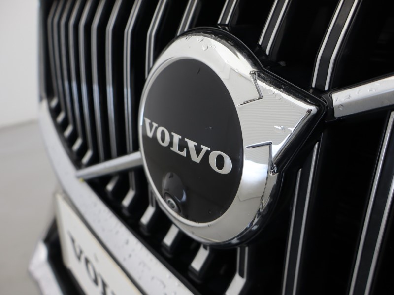 2023 (73) VOLVO XC60 2.0 T8 [455] RC PHEV Ultimate Dark 5dr AWD Gtron 5198292