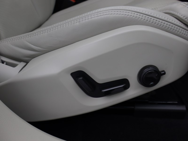 2023 (73) VOLVO XC60 2.0 T8 [455] RC PHEV Ultimate Dark 5dr AWD Gtron 5198312