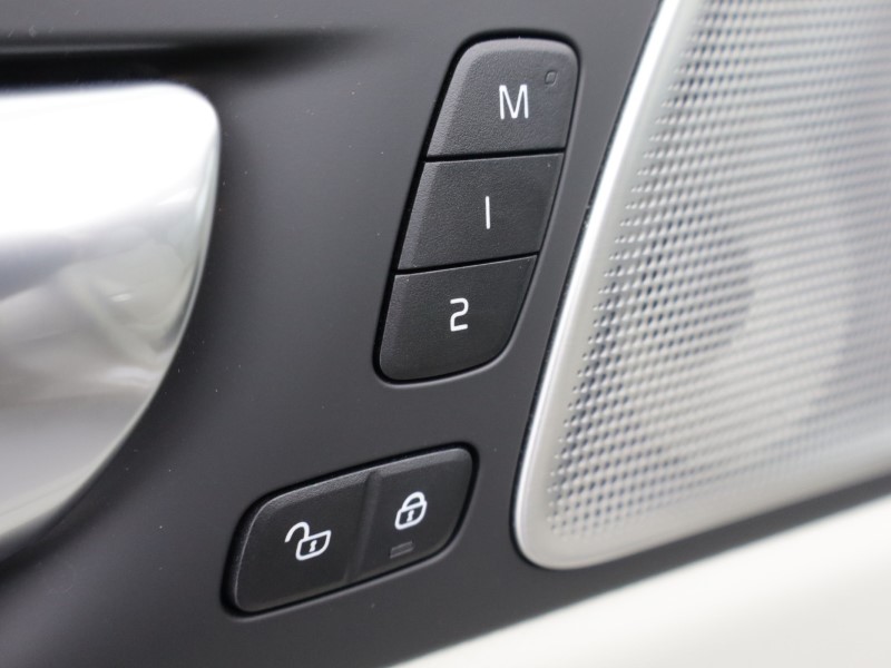 2023 (73) VOLVO XC60 2.0 T8 [455] RC PHEV Ultimate Dark 5dr AWD Gtron 5198320