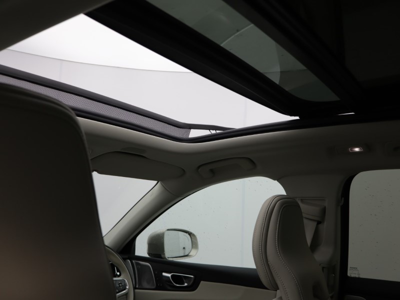 2023 (73) VOLVO XC60 2.0 T8 [455] RC PHEV Ultimate Dark 5dr AWD Gtron 5198316