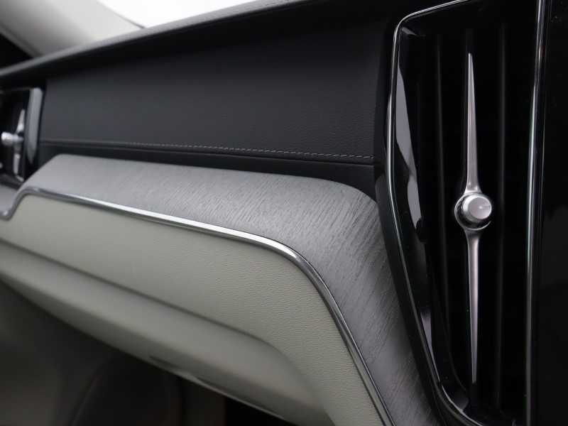 2023 (73) VOLVO XC60 2.0 T8 [455] RC PHEV Ultimate Dark 5dr AWD Gtron 5198339