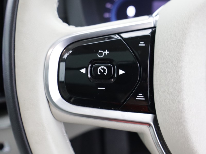 2023 (73) VOLVO XC60 2.0 T8 [455] RC PHEV Ultimate Dark 5dr AWD Gtron 5198327