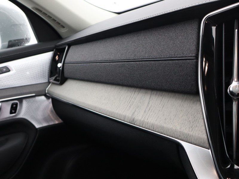 2025 (75) VOLVO XC90 2.0 T8 PHEV Ultra Dark 5dr AWD Geartronic 5270244