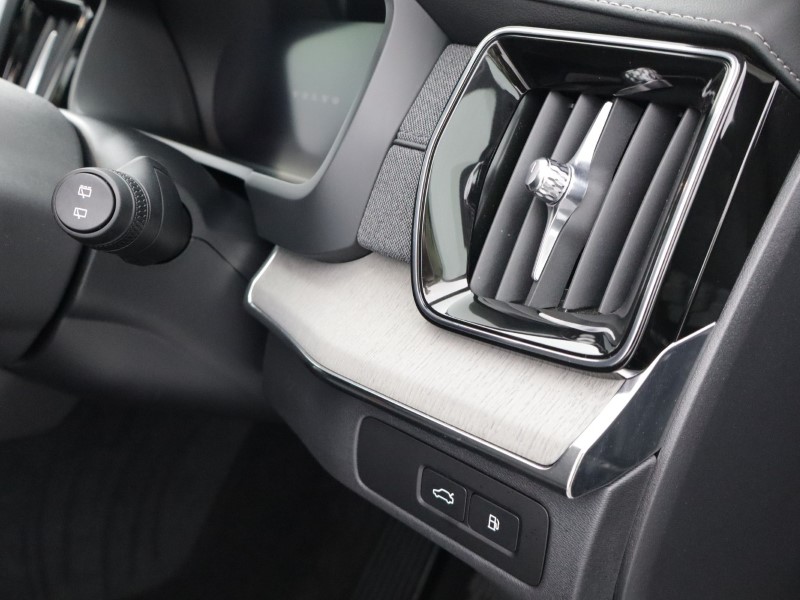 2025 (75) VOLVO XC90 2.0 T8 PHEV Ultra Dark 5dr AWD Geartronic 5270215