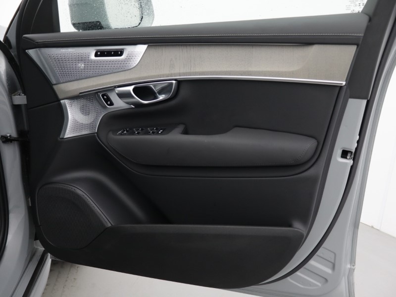 2025 (75) VOLVO XC90 2.0 T8 PHEV Ultra Dark 5dr AWD Geartronic 5270209