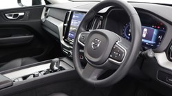 2022 (22) VOLVO XC60 2.0 B5P Core 5dr AWD Geartronic 5227780