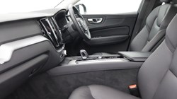 2022 (22) VOLVO XC60 2.0 B5P Core 5dr AWD Geartronic 5227770