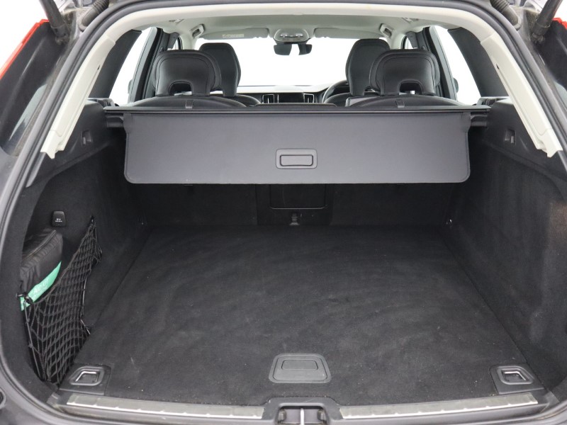 2022 (22) VOLVO XC60 2.0 B5P Core 5dr AWD Geartronic 5227765