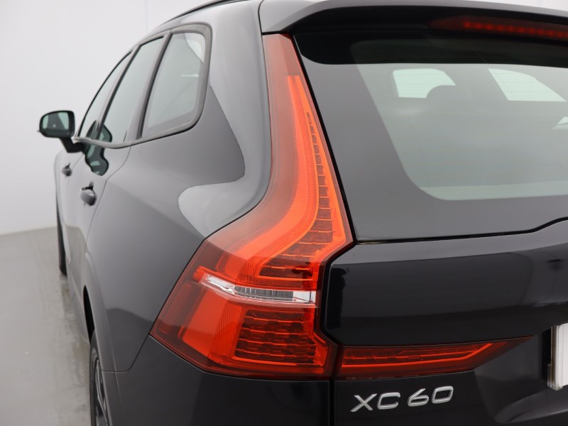 2022 (22) VOLVO XC60 2.0 B5P Core 5dr AWD Geartronic 5227761