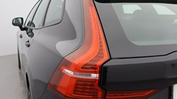 2022 (22) VOLVO XC60 2.0 B5P Core 5dr AWD Geartronic 5227761