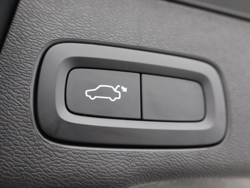 2022 (22) VOLVO XC60 2.0 B5P Core 5dr AWD Geartronic 5227766