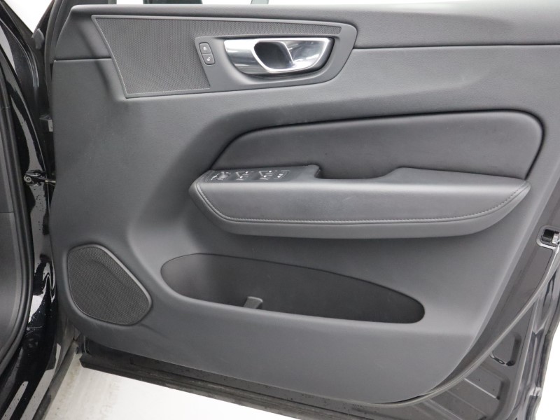 2022 (22) VOLVO XC60 2.0 B5P Core 5dr AWD Geartronic 5227772