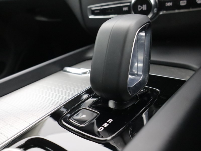 2022 (22) VOLVO XC60 2.0 B5P Core 5dr AWD Geartronic 5227801