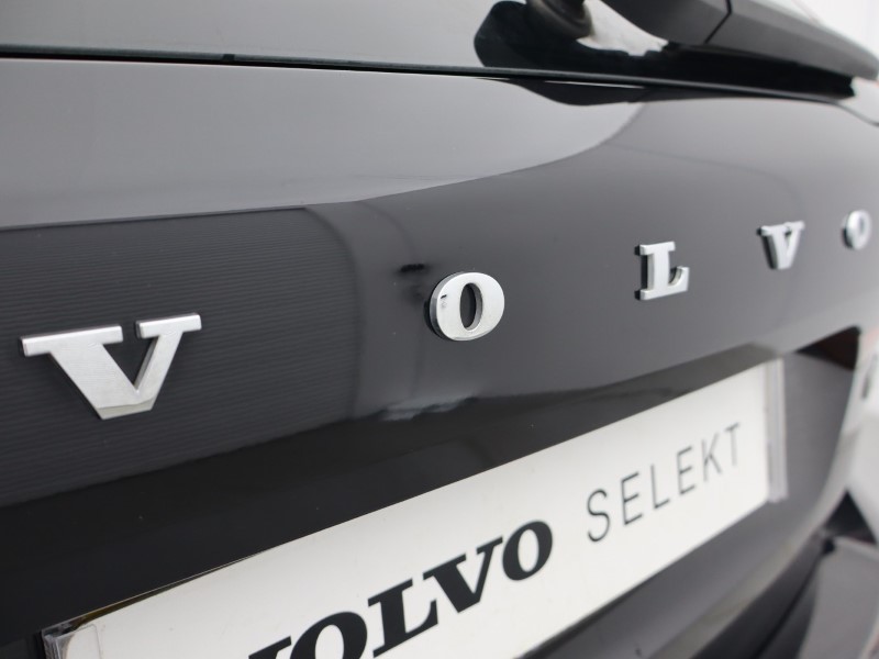 2022 (22) VOLVO XC60 2.0 B5P Core 5dr AWD Geartronic 5227762