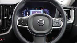 2022 (22) VOLVO XC60 2.0 B5P Core 5dr AWD Geartronic 5227790
