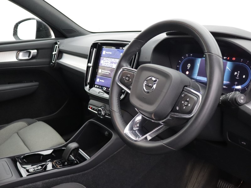 2023 (73) VOLVO XC40 2.0 B3P Plus Dark 5dr Auto 5229078