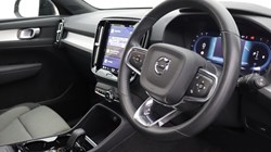 2023 (73) VOLVO XC40 2.0 B3P Plus Dark 5dr Auto 5229078