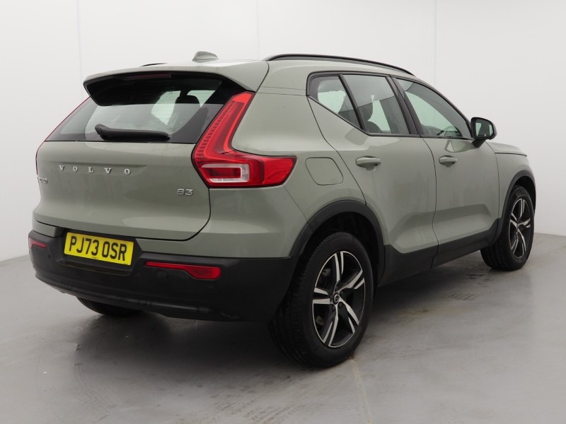 2023 (73) VOLVO XC40 2.0 B3P Plus Dark 5dr Auto 5229053