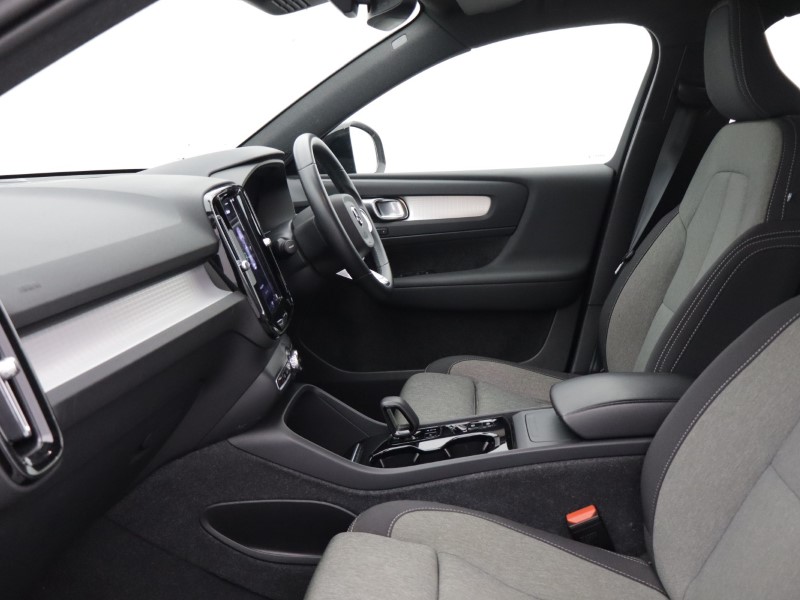 2023 (73) VOLVO XC40 2.0 B3P Plus Dark 5dr Auto 5229068
